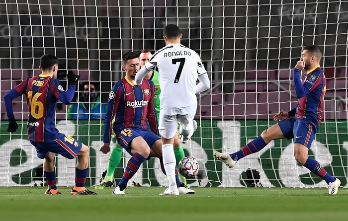 开云官方网-刚刚！切尔西门线救险备战社区盾华盛顿奇才外线爆发备战欧超杯，里程碑夜皇家马德里伤情更新(尤文签下亚特兰大中场库普梅纳斯)